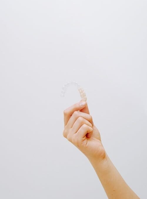 How to Remove Invisalign Trays Without Struggling